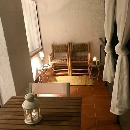 Seaside In Steps From Beaches With Private Patio *