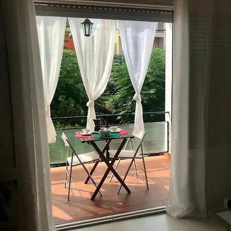 Seaside In Steps From Beaches With Private Patio Apartment