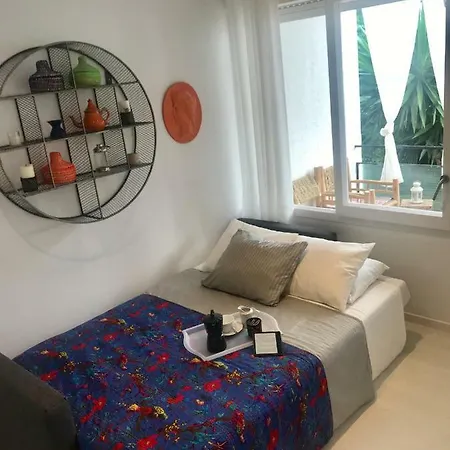 Apartment Seaside In Steps From Beaches With Private Patio Sitges