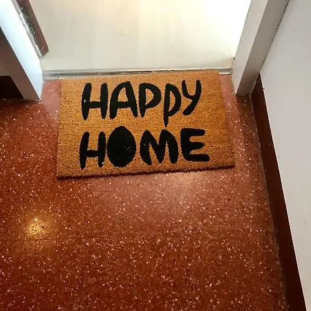 Seaside In Steps From Beaches With Private Patio