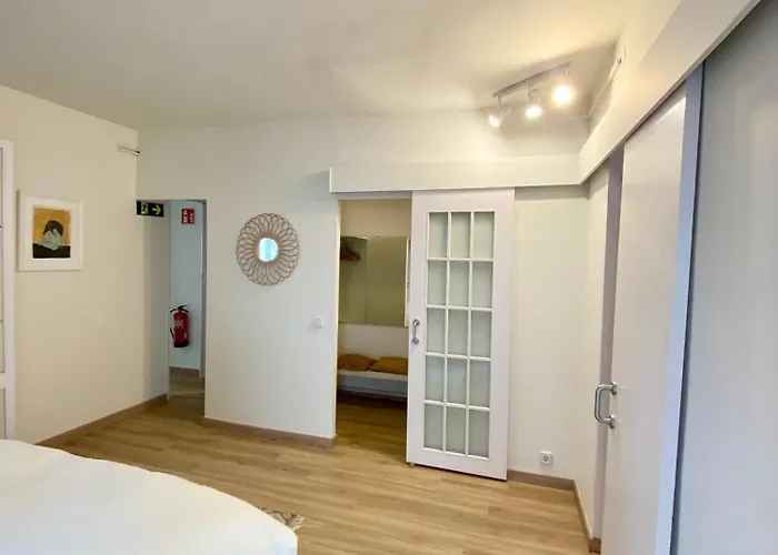 Seaside In Steps From Beaches With Private Patio * 锡切斯