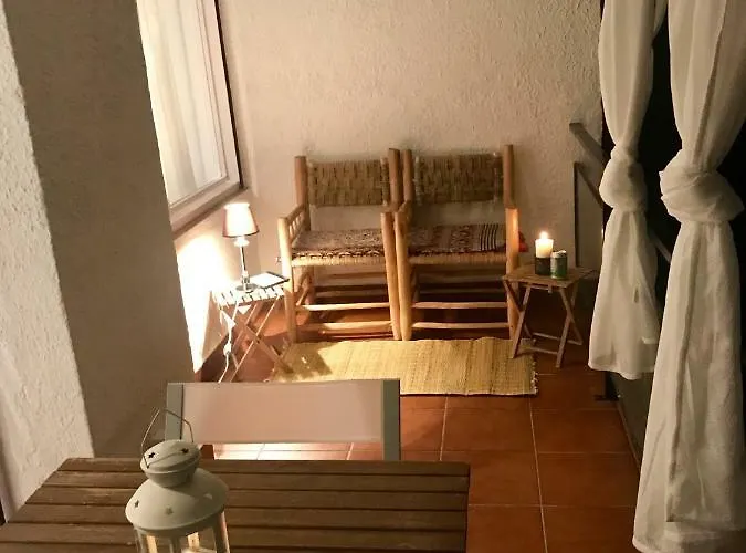 Seaside In Steps From Beaches With Private Patio *