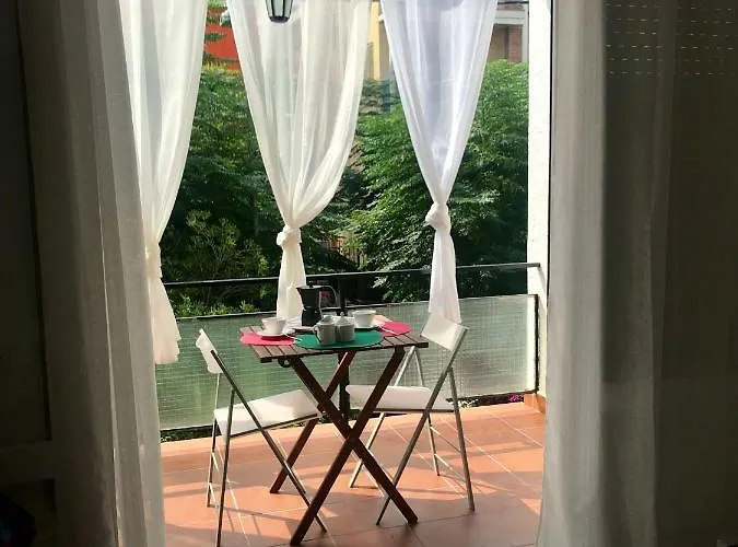 Seaside In Steps From Beaches With Private Patio Apartman