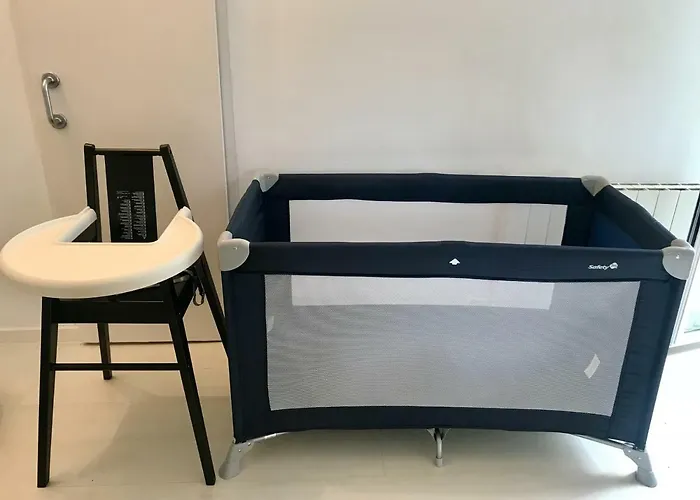 Apartman Seaside In Steps From Beaches With Private Patio